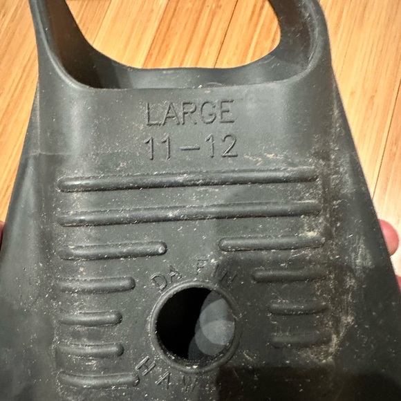 Black and Yellow Swim Fins - Picture 7 of 7